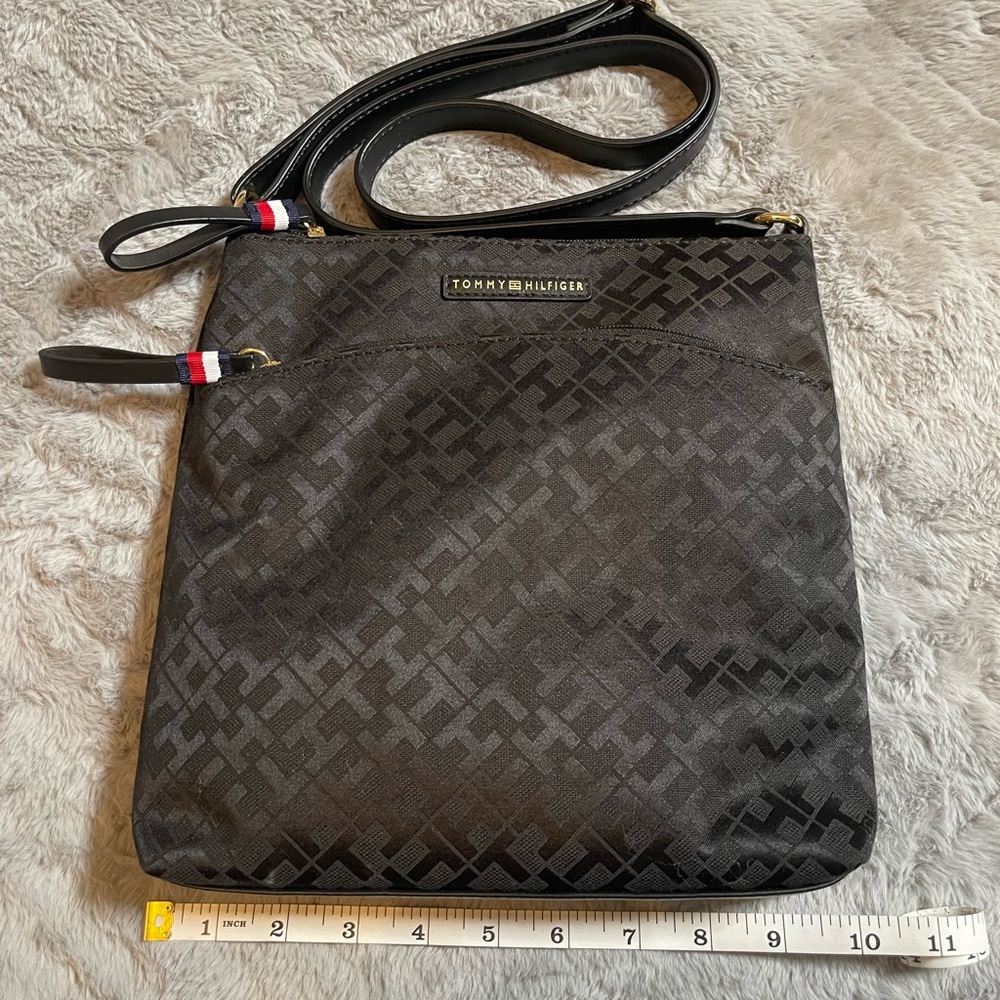 Tommy Hilfiger Crossbody